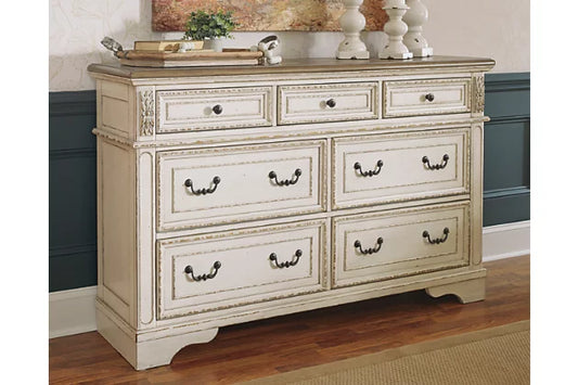 Realyn 7 Drawer Dresser